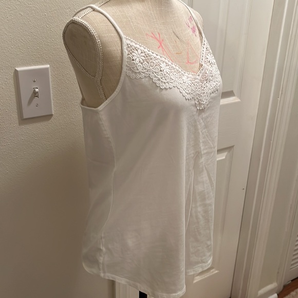 LOFT lace and cotton top - Picture 4 of 6